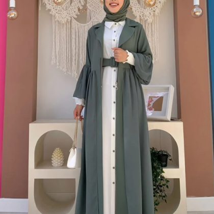 طقم عباية بحزام خصر وقميص بدون أكمام (زيتي فاتح) 8391