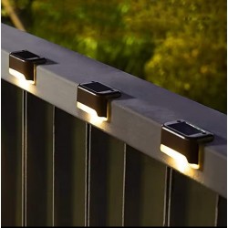 ضوء يعمل بالطاقة الشمسة يوضع على الدرج مكون من 4 قطع ضوء يعمل بالطاقة الشمسة يوضع على الدرج مكون من 4 قطع