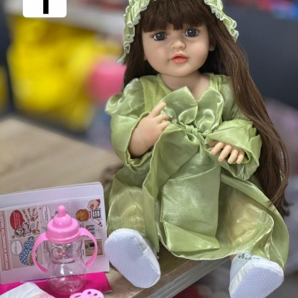 دمية الاطفال الرائعة 