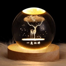 كرة كريستال ثلاثية الابعاد مع قاعدة خشبية تعمل على الشحن