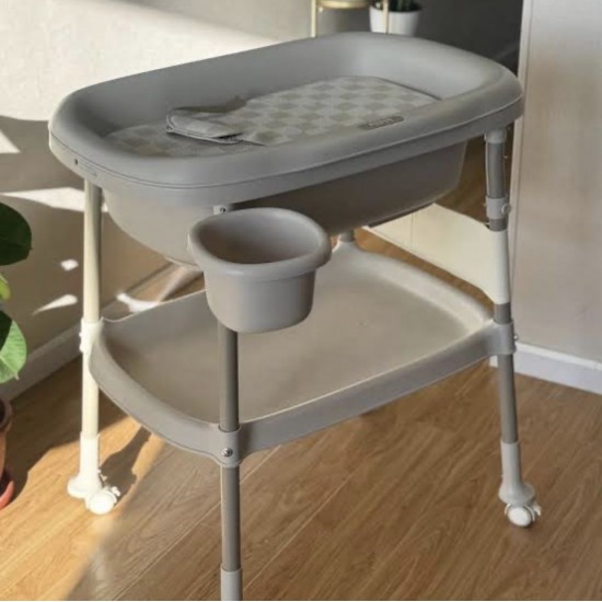 3*1سرير أطفال مع حوض استحمام مع منظم لأغراض الطفل وسهولة لمعرفة حرارة الماء عن طريق شاشة ديجتال