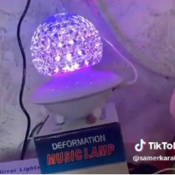 سماعة سبيكر بلوتوث مع اضاءة بعدة ألوان وبتصميم مميز 