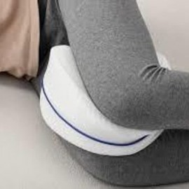 وسادة مريحة لدعم الساقين عند النوم  وسادة مريحة لدعم الساقين عند النوم