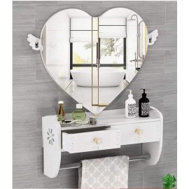 مراة على شكل قلب مع دروج