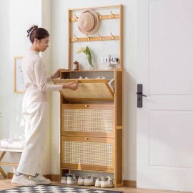 خزانة احذية بثلاث أبواب قلابة وعلاقة مصنوعه من خشب البامبو a-28